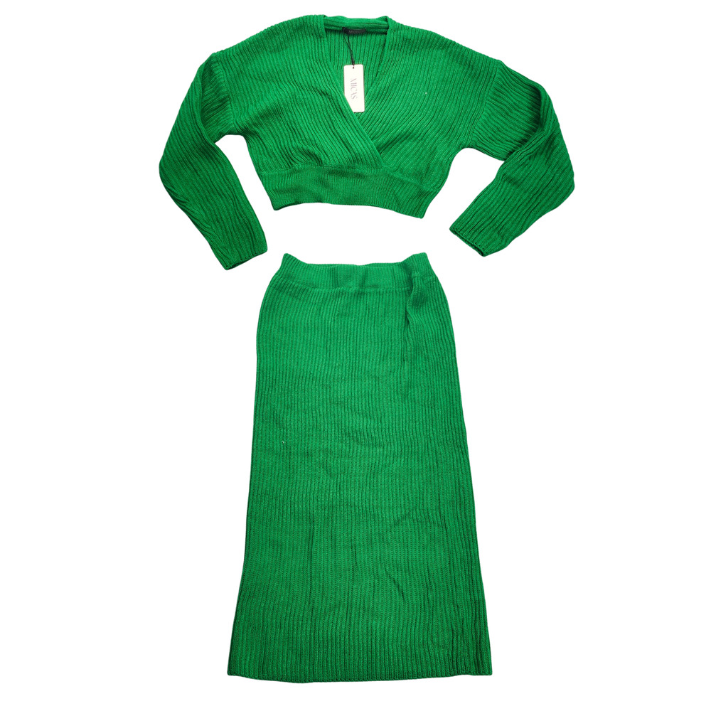 Women's MICAS long-sleeved V-neck Top and Long skirt set Sz Small